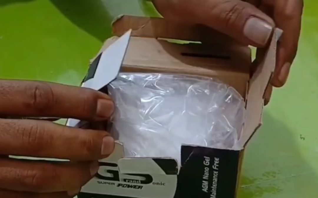 KIRIM PAKET KERUPUK SANJAI BERISI 50 GRAM SABU-SABU KE BEKASI, SEORANG WARGA KABUPATEN AGAM DITANGKAP POLISI